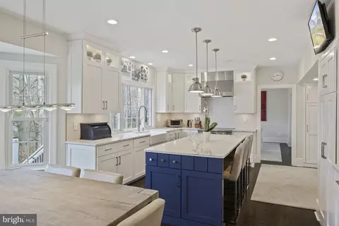Kitchen - 11922 Winstead Ln, Reston, VA 20194 photo 5 of 9
