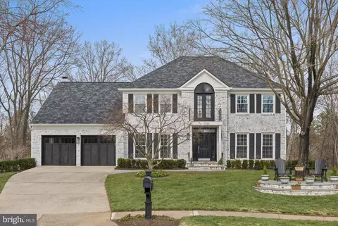 11922 Winstead Ln, Reston, VA 20194