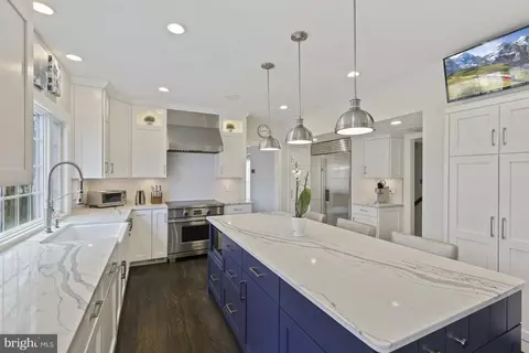 Kitchen - 11922 Winstead Ln, Reston, VA 20194 photo 4 of 9