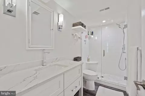 Bath - 11922 Winstead Ln, Reston, VA 20194 photo 7 of 7