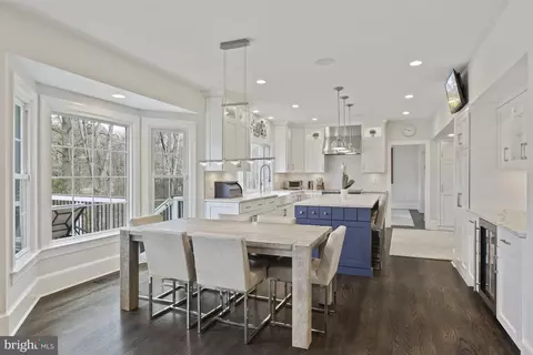 Kitchen - 11922 Winstead Ln, Reston, VA 20194 photo 7 of 9