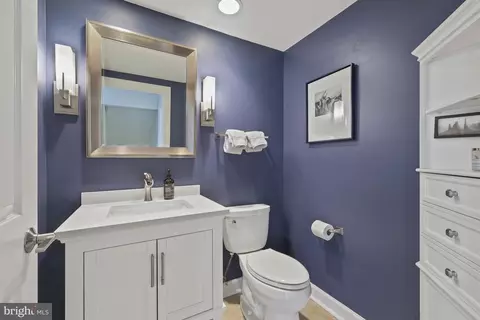 Bath - 11922 Winstead Ln, Reston, VA 20194 photo 1 of 7