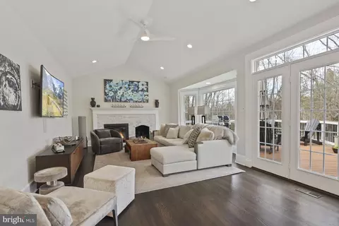 Living - 11922 Winstead Ln, Reston, VA 20194 photo 1 of 3