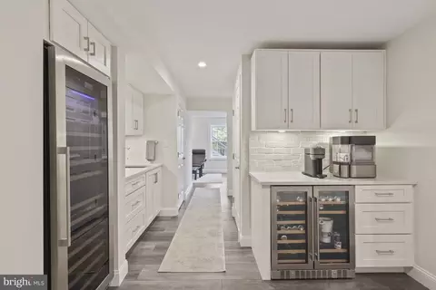 Entry Way - 11922 Winstead Ln, Reston, VA 20194 photo 6 of 8
