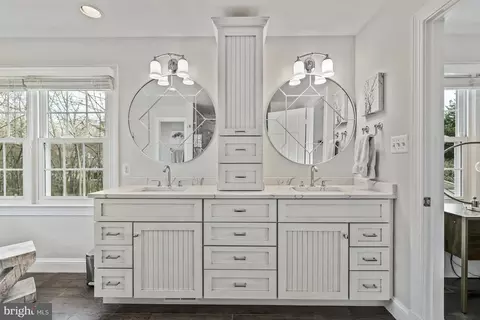 Bath - 11922 Winstead Ln, Reston, VA 20194 photo 2 of 7