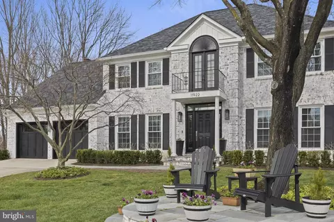 Exterior - 11922 Winstead Ln, Reston, VA 20194 photo 3 of 19