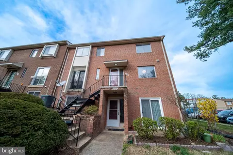 6700 Perry Penney #129, Annandale, VA 22003