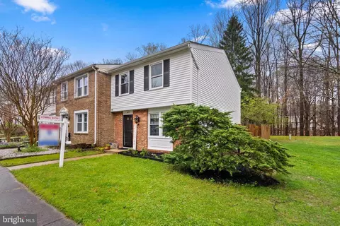 Exterior - 8179 Willowdale Ct, Springfield, VA 22153 photo 3 of 9