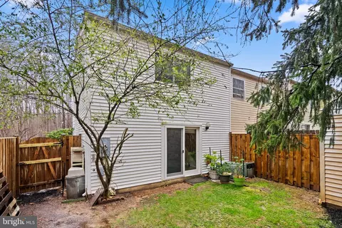 Exterior - 8179 Willowdale Ct, Springfield, VA 22153 photo 4 of 9