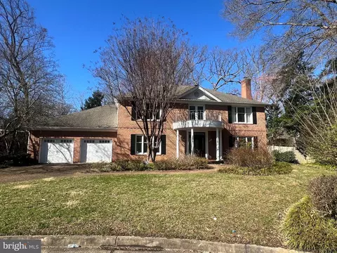 6805 Langley Springs Ct, Mclean, VA 22101