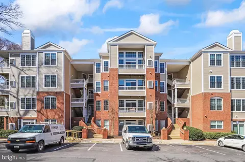 4210 N Mozart Brigade Ln #N, Fairfax, VA 22033