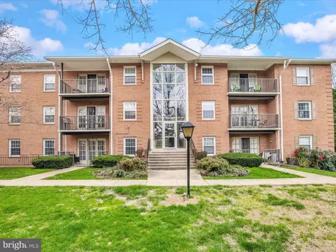 3334 Spring Ln #B-36, Falls Church, VA 22041
