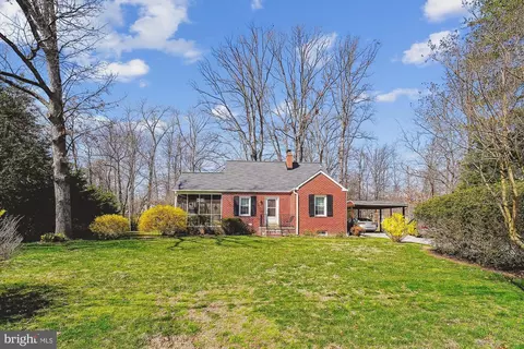 6168 Cobbs Rd, Alexandria, VA 22310