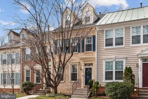 1232 Vintage Pl, Reston, VA 20194