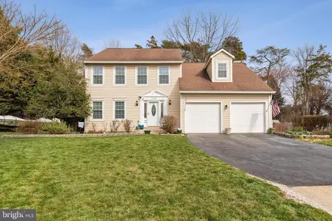 14386 Emerald Pool Dr, Centreville, VA 20120
