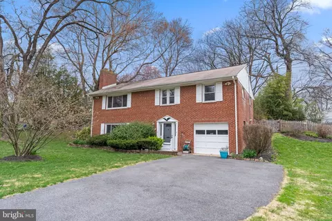 7102 Enterprise Ave, Mclean, VA 22101 photo 2
