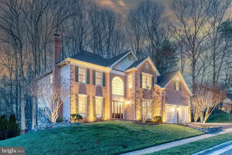1513 Judd Ct, Herndon, VA 20170