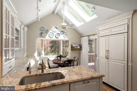 Kitchen - 7740 Bridle Path Ln, Mclean, VA 22102 photo 3 of 5