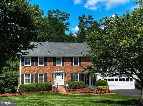 Exterior - 7740 Bridle Path Ln, Mclean, VA 22102 photo 1 of 18