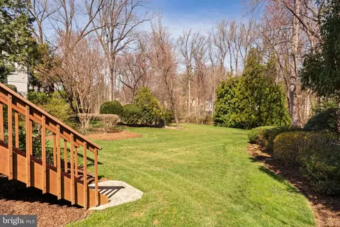 Exterior - 7740 Bridle Path Ln, Mclean, VA 22102 photo 13 of 18