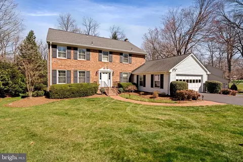 Exterior - 7740 Bridle Path Ln, Mclean, VA 22102 photo 3 of 18