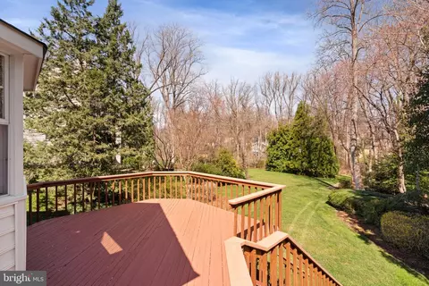 Exterior - 7740 Bridle Path Ln, Mclean, VA 22102 photo 8 of 18