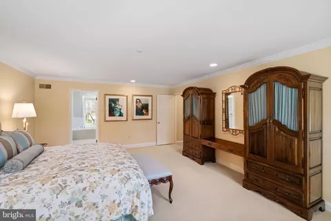 Bedroom - 7740 Bridle Path Ln, Mclean, VA 22102 photo 2 of 7