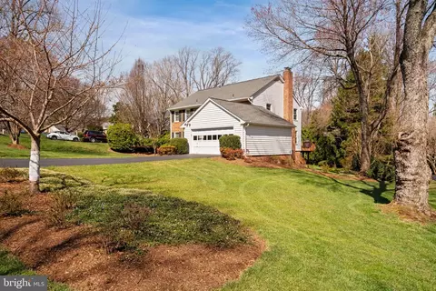 Exterior - 7740 Bridle Path Ln, Mclean, VA 22102 photo 5 of 18