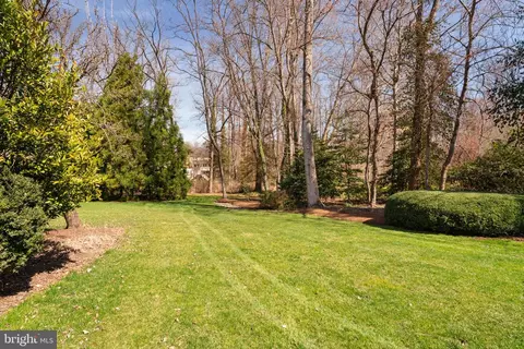 Exterior - 7740 Bridle Path Ln, Mclean, VA 22102 photo 14 of 18