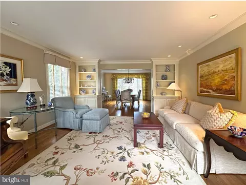 Living - 7740 Bridle Path Ln, Mclean, VA 22102 photo 3 of 4