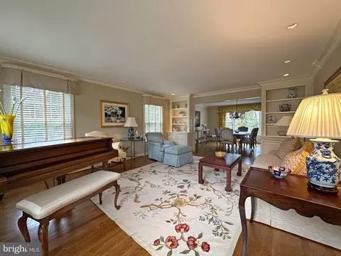 Living - 7740 Bridle Path Ln, Mclean, VA 22102 photo 2 of 4