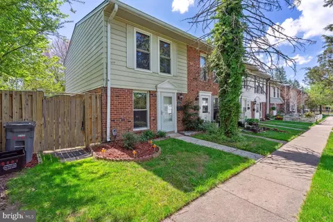 Exterior - 2151 Ferguson Pl, Herndon, VA 20170 photo 2 of 5