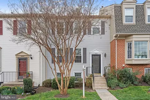 7831 Butterfield Ln, Annandale, VA 22003