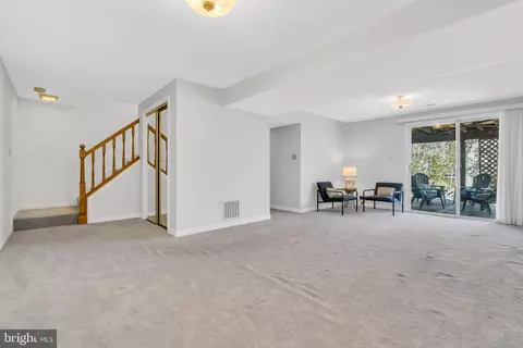 Living - 7607 Maritime Ln, Springfield, VA 22153 photo 7 of 8