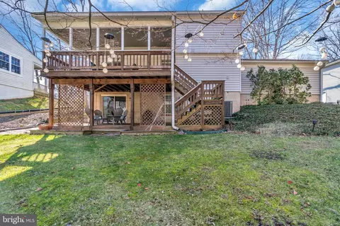 Exterior - 7607 Maritime Ln, Springfield, VA 22153 photo 7 of 9