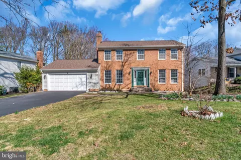 Exterior - 7607 Maritime Ln, Springfield, VA 22153 photo 4 of 9