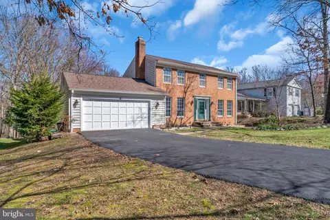 Exterior - 7607 Maritime Ln, Springfield, VA 22153 photo 3 of 9