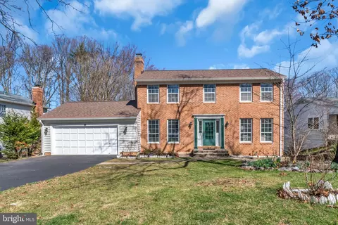 7607 Maritime Ln, Springfield, VA 22153