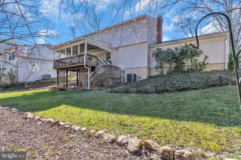 Exterior - 7607 Maritime Ln, Springfield, VA 22153 photo 6 of 9