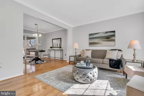 Living - 7607 Maritime Ln, Springfield, VA 22153 photo 2 of 8
