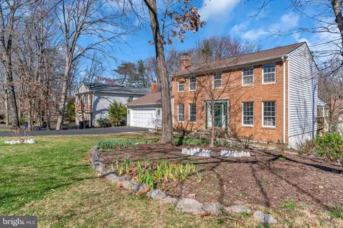Exterior - 7607 Maritime Ln, Springfield, VA 22153 photo 2 of 9