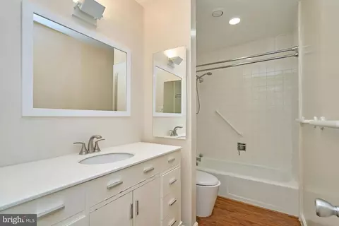 Bath - 11501 Hickory Cluster, Reston, VA 20190 photo 2 of 4