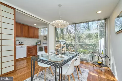 Dining - 11501 Hickory Cluster, Reston, VA 20190 photo 2 of 2