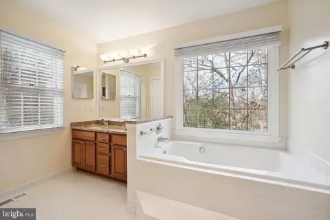 8655 Pohick Forest Ct, Springfield, VA 22153 photo 22