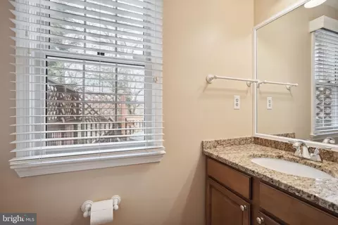 8655 Pohick Forest Ct, Springfield, VA 22153 photo 17
