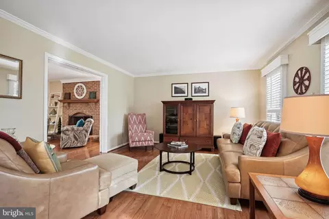 8655 Pohick Forest Ct, Springfield, VA 22153 photo 4