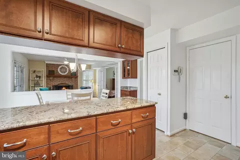 8655 Pohick Forest Ct, Springfield, VA 22153 photo 14
