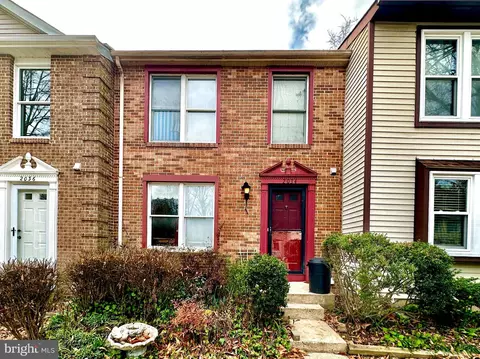 2034 Brooks Square Pl, Falls Church, VA 22043