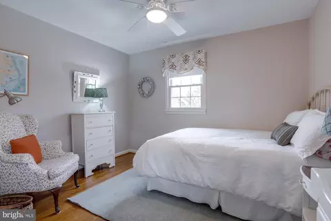 Bedroom - 6917 Sydenstricker Rd, Springfield, VA 22152 photo 5 of 6