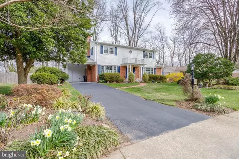 Exterior - 6917 Sydenstricker Rd, Springfield, VA 22152 photo 2 of 12